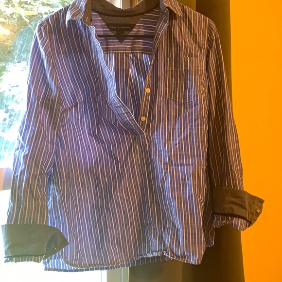 Women’s small tommy hillfiger dress shirt - Picture 1 of 1